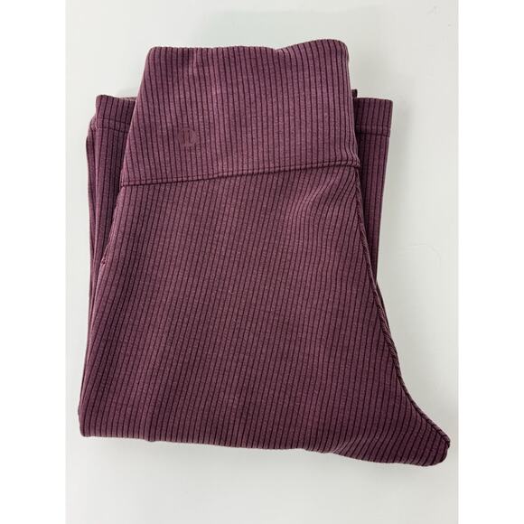 Lululemon Ribbed Softstreme Flared Casual Pant Regular Burgundy Gardy size 2 - Picture 14 of 14